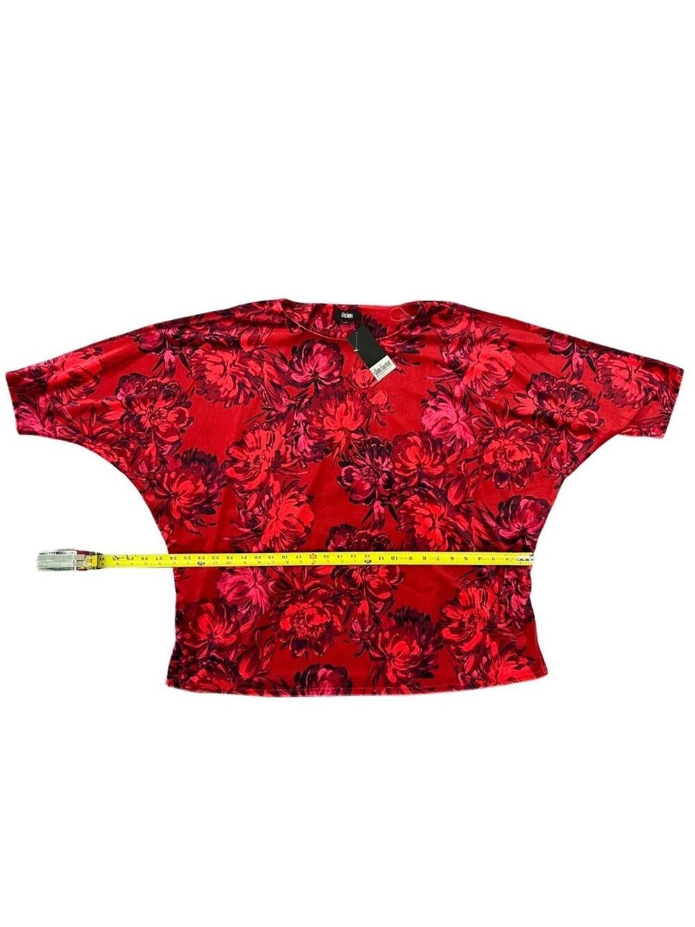 🎩🗝️ NWT $69 Slim Factor Red Floral Top - Runs Large - Picture 5 of 7